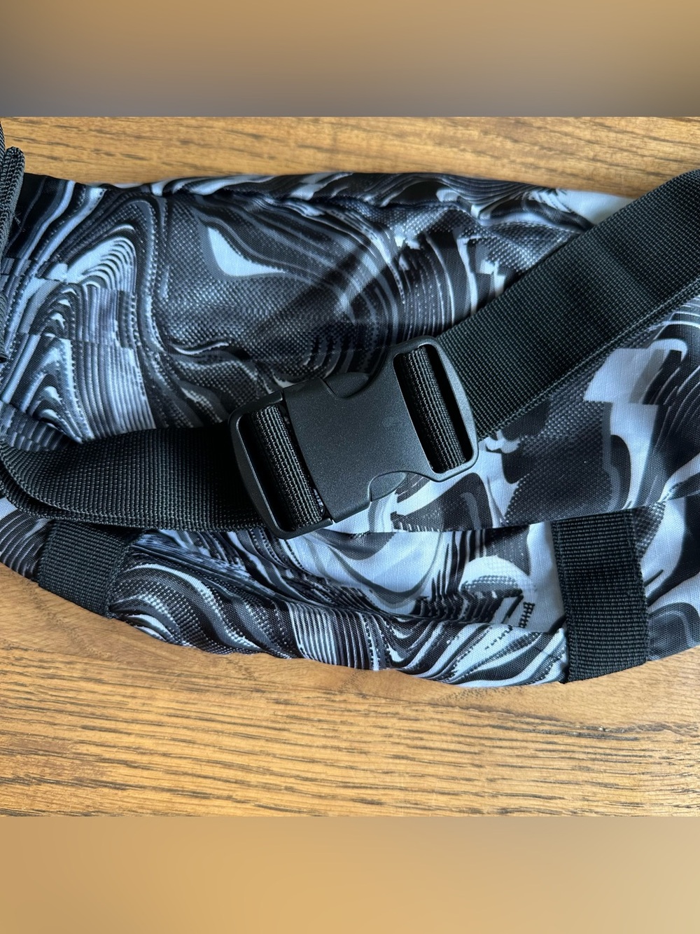 Gymshark Cross Body Bag Black and White Swirl Belt Bag - Picture 5 of 7